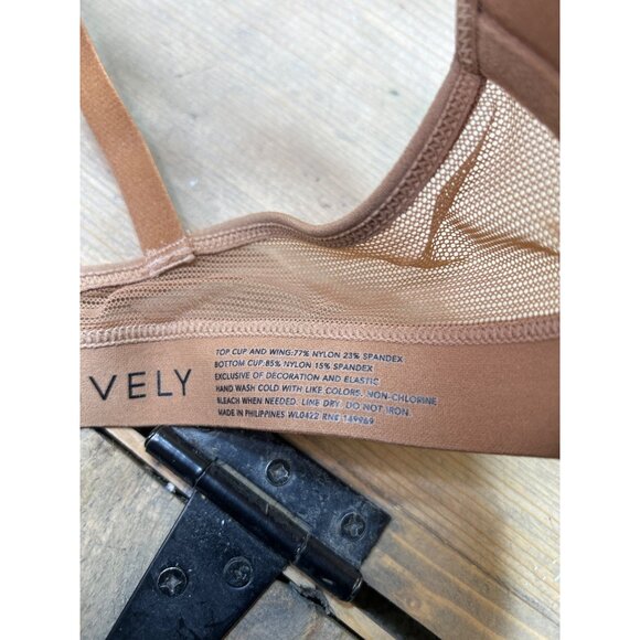 Lively 34C Convertible Bra With Adjustable Straps & Mesh Detail Nylon/Spandex Ta - Picture 6 of 8